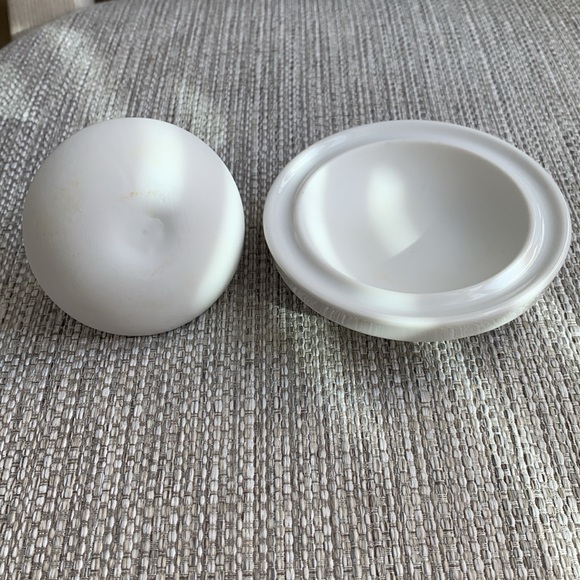 HIC Porcelain Flying Saucer Mortar and Pestle - Picture 3 of 6